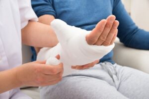 Curativo hospitalar na segurança do paciente Bioalfa Fortaleza